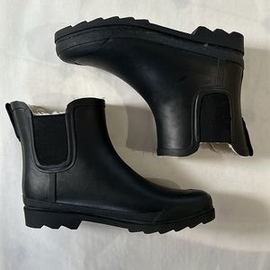 J Crew Black Sherpa Lined Rubber Chelsea Boots